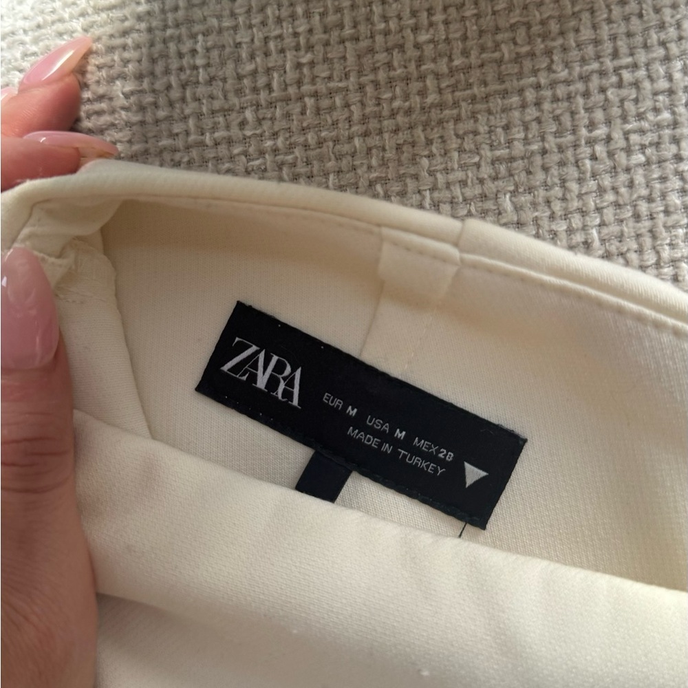 Zara Off-White Mini Skort - Picture 2 of 6